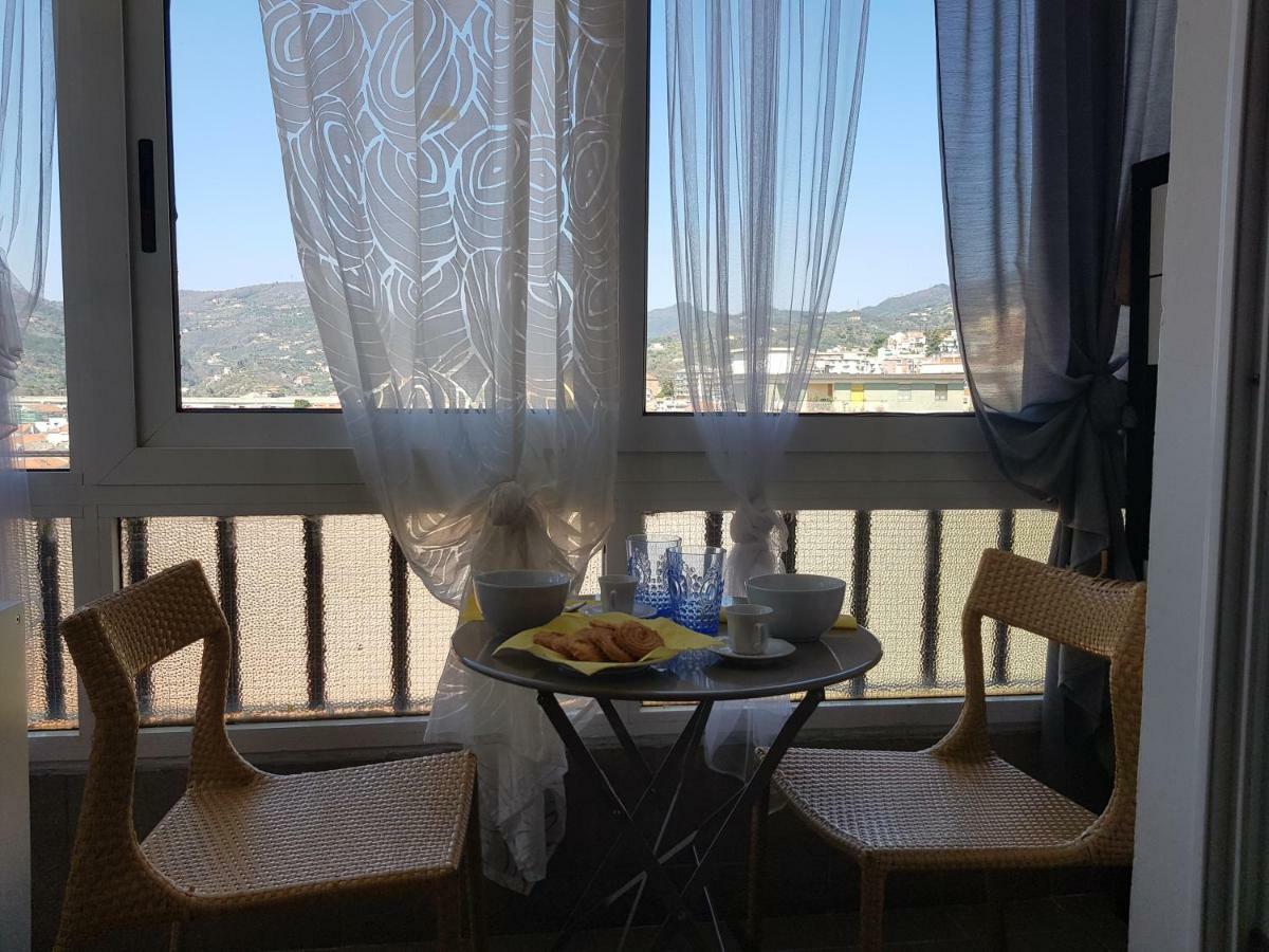 Romantica Fuga Con Vista Panoramica Sulla Citta Di Savona Apartman Kültér fotó